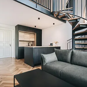 Apartment NEU! Palais Residenz Dresden direkt im Zentrum inklusive Netflix, Dresden